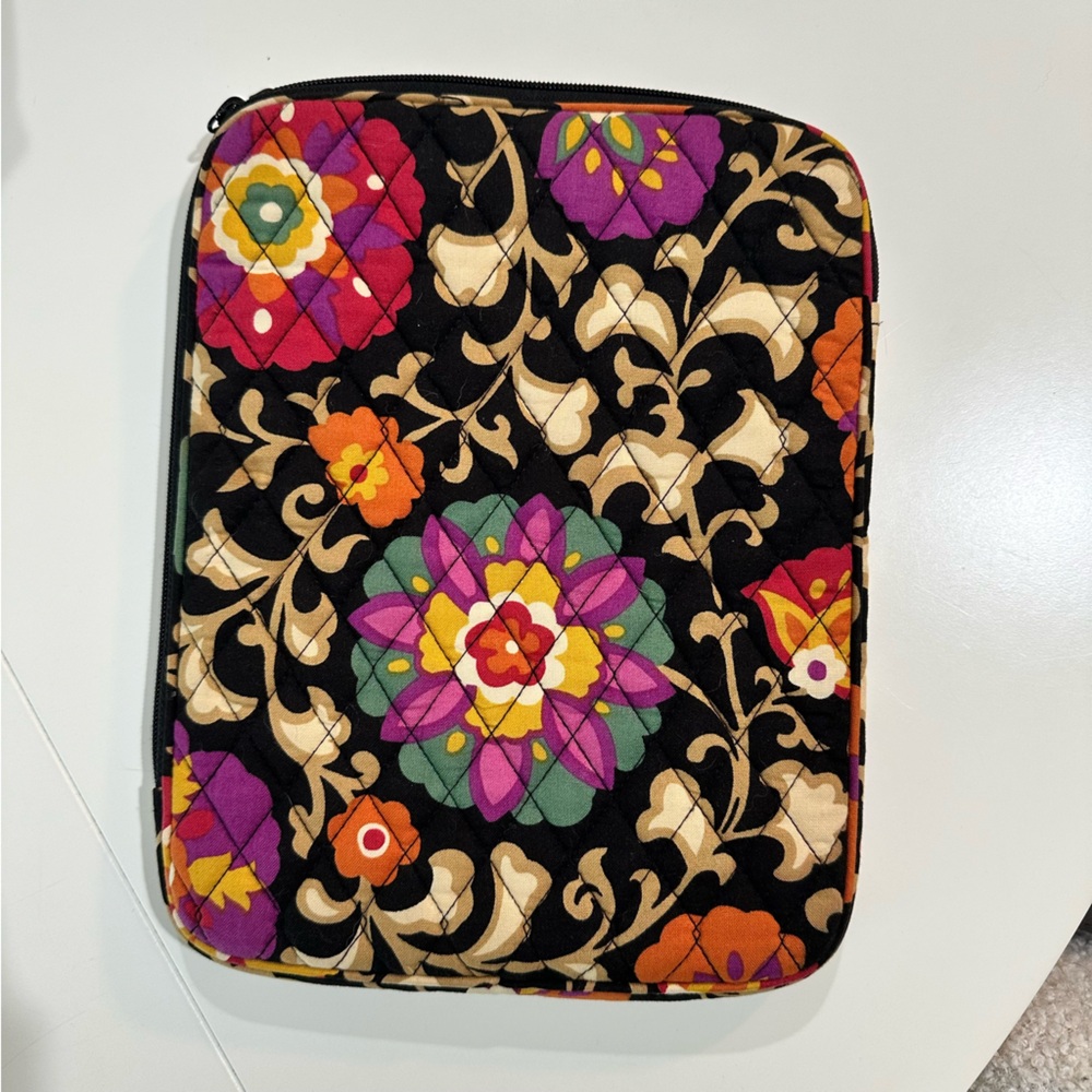 Vera Bradley iPad / reader Case in Charmont Meadow - Picture 2 of 3